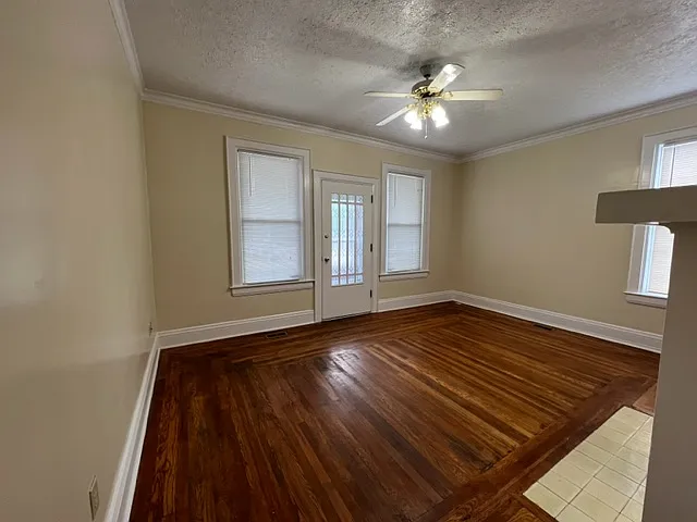 1637 Quarrier St — Photo 5