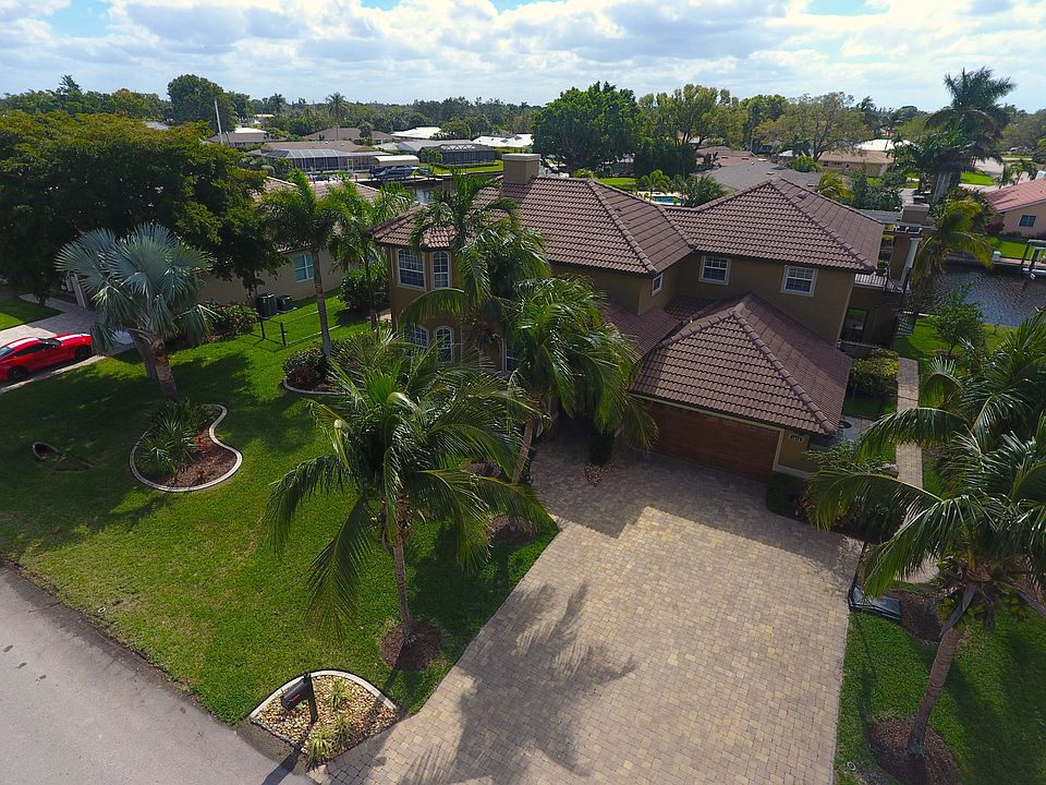 1st image of 1066 N Waterway Dr