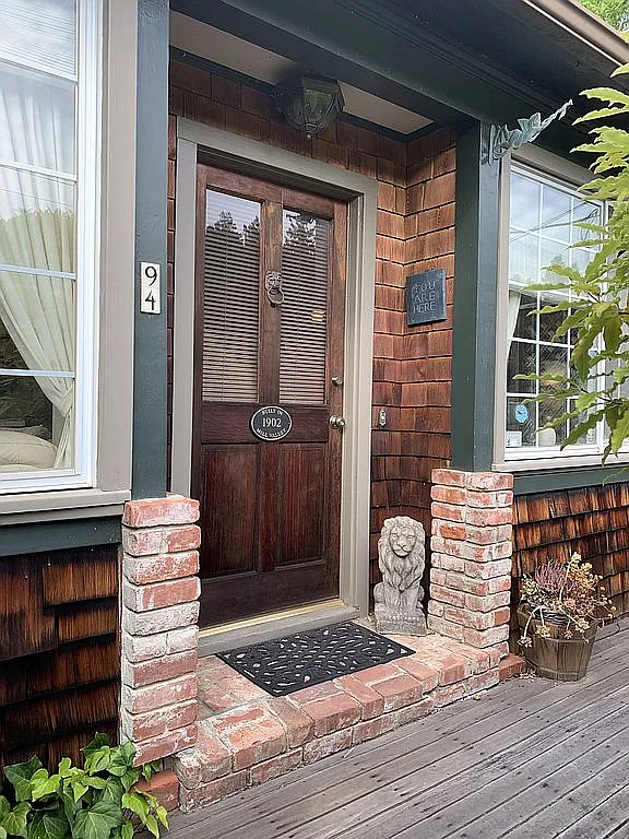 94 Lovell Ave photo 1