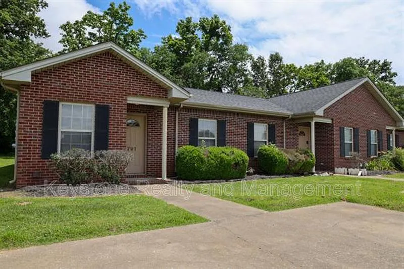 755 Sivley Rd