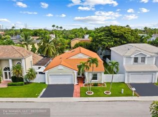 14101 Oak Ridge Dr, Davie, FL 33325