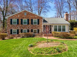 2418 Lancaster Ct, Falls Church, VA 22043