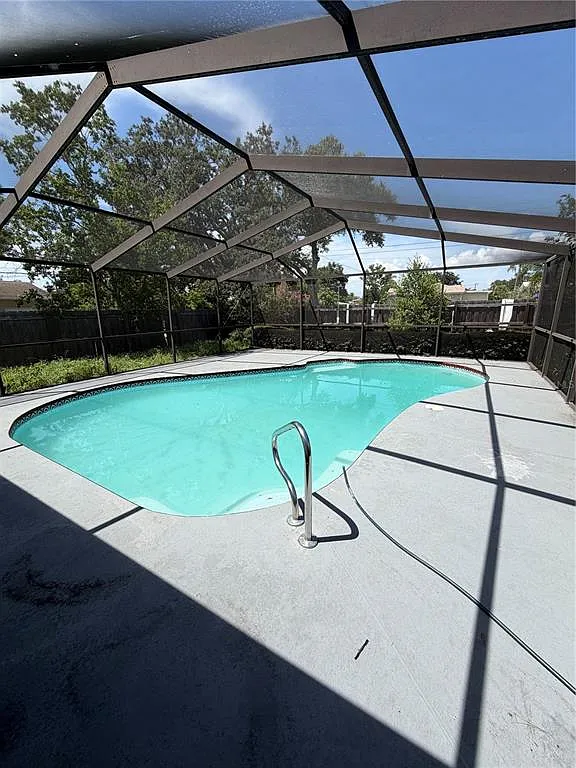 3 bed, 1.5 bath, 1181 sqft, $3,800 — Photo 2