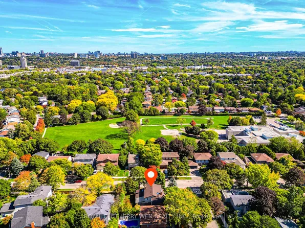 36 Cheval Dr, Toronto, ON M3B 1R6