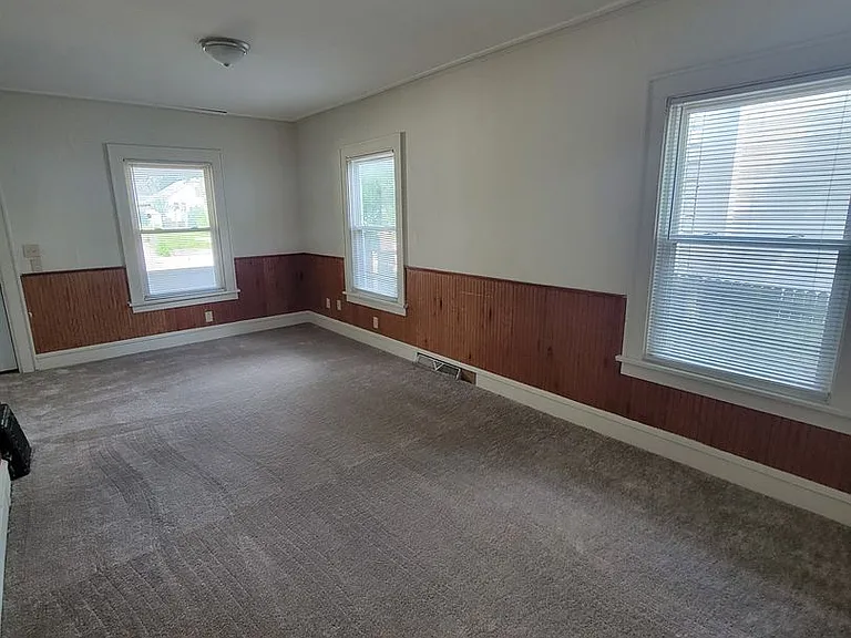 804 S. Morris Ave. — Photo 3