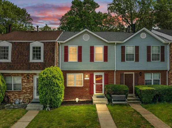 3429 Castle Hill Dr, Woodbridge, VA 22193