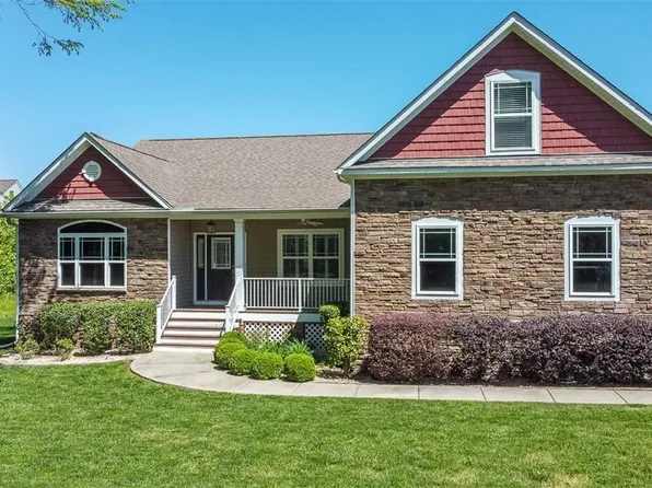 8806 Hughesland Rd, Mechanicsville, VA 23116
