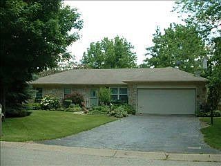 1st image of 28 Sleepy Hollow Dr