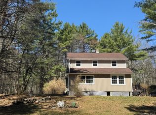 13 Hartung Road, Highland Lake, NY