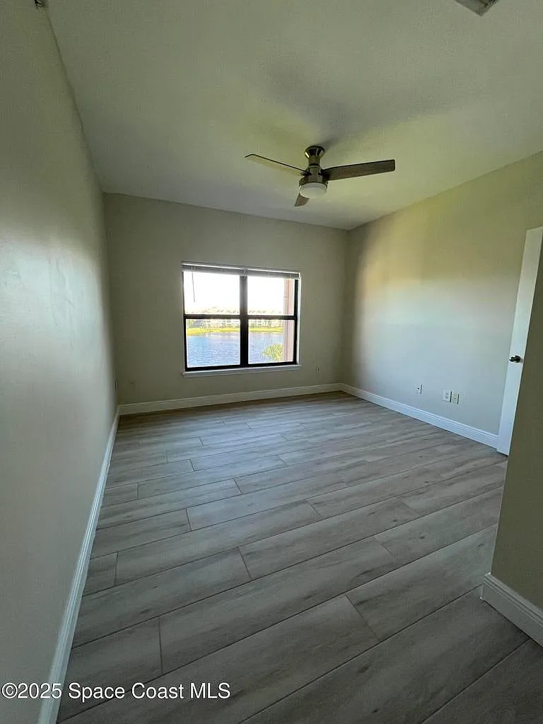 6421 Borasco Drive- 3209 - 3209 — Photo 2