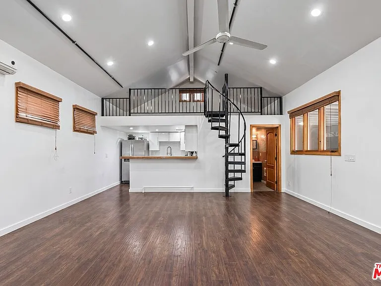 6440 W 87th Pl — Photo 34
