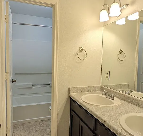 5444 Hicks Dr — Photo 11