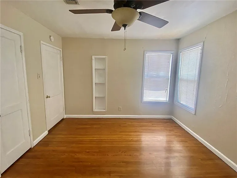 233 Eastgate Dr — Photo 12