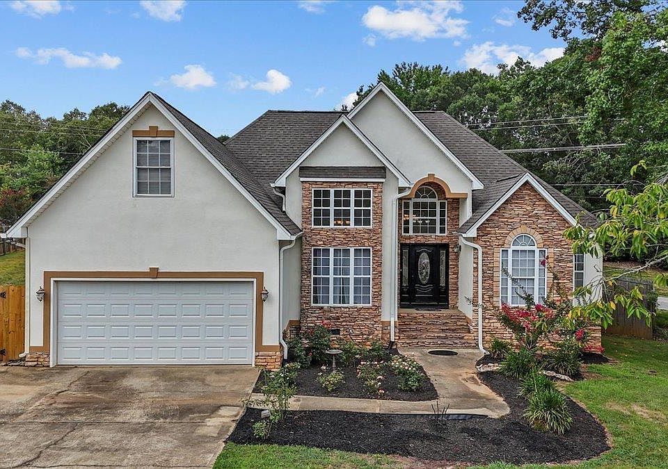 1st image of 212 Staffordshire Way