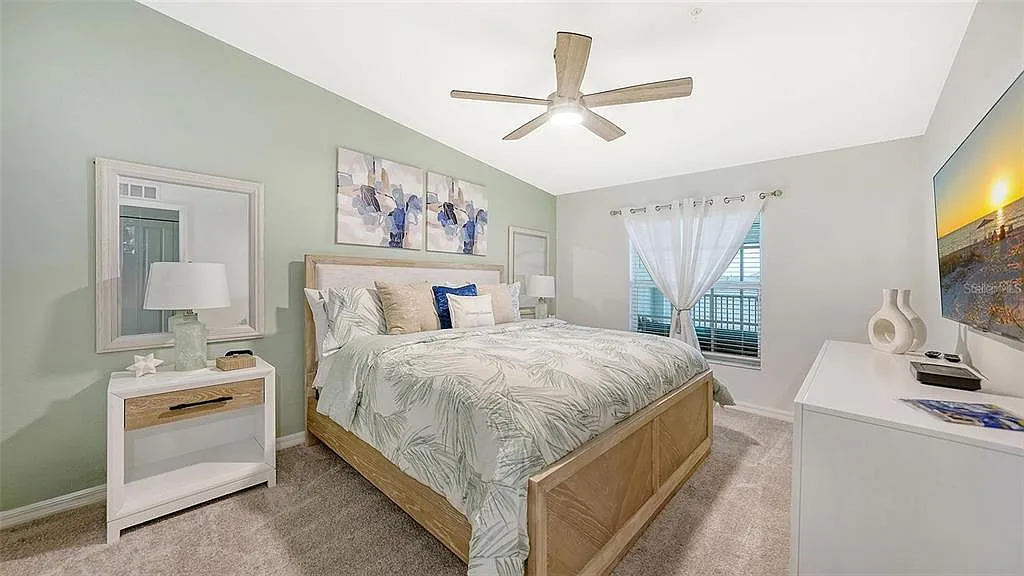 2 bed, 2.0 bath, 1366 sqft, $7,500 — Photo 3