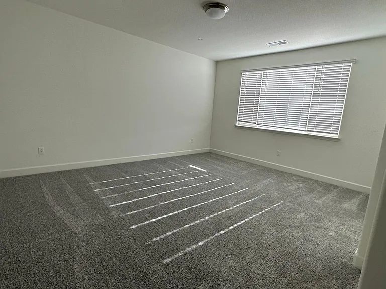 549 Knightsbridge Ct — Photo 19
