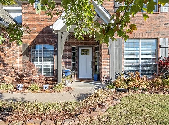 5th image of 4412 W Iola St