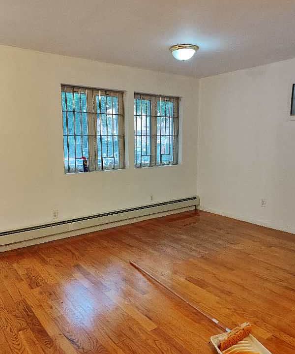 1st image of 40-77 Denman St #1