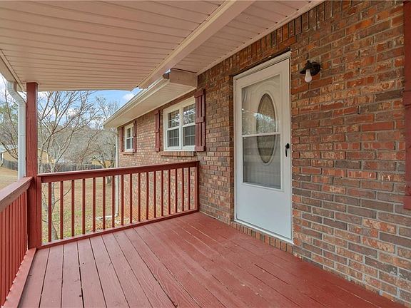 3rd image of 32 Cox Rd SE