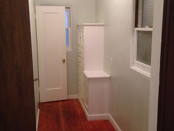3rd image of 460 N 1st St APT 2