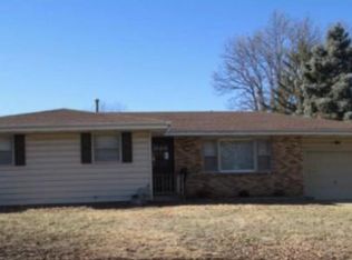 3885 Greenridge Dr, Decatur, IL 62526