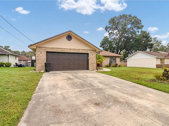 2nd image of 3525 NE 42nd Pl