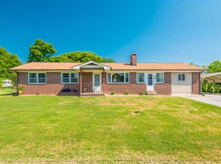 184 Gayle Ave, Lenoir City, TN 37771