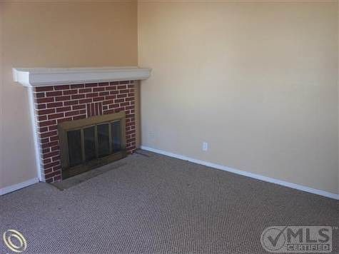 LIV RM.JPG