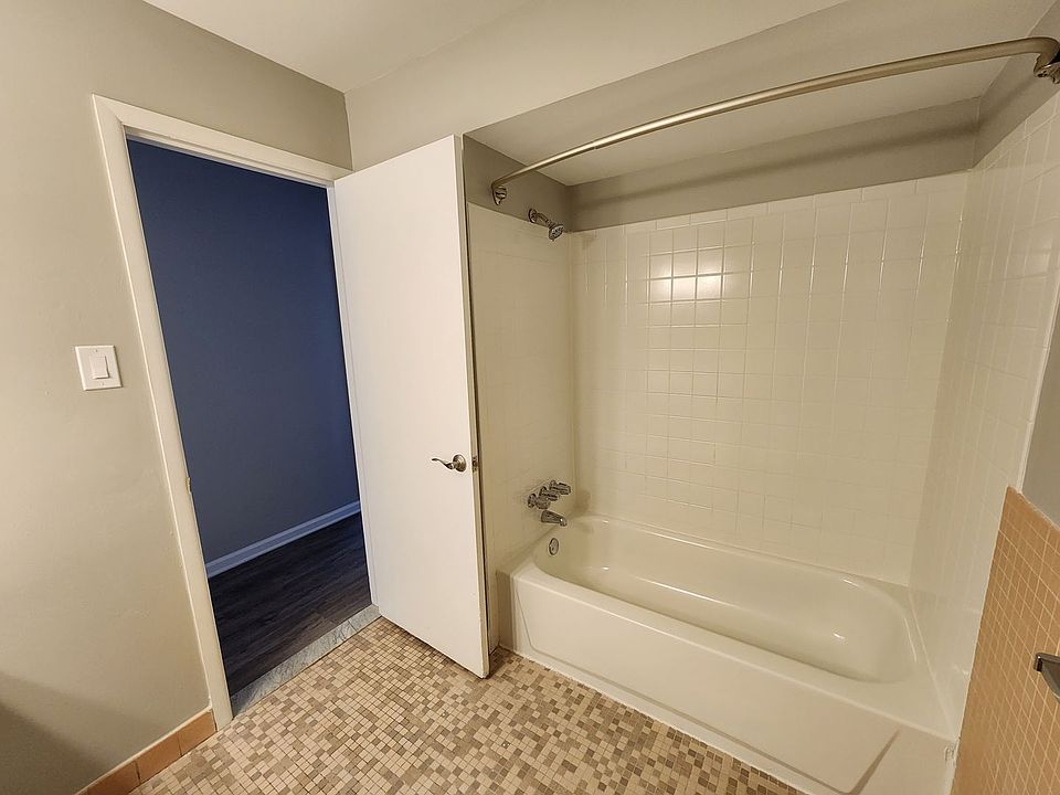 Harvard House Apartments 2200 Berkley Ave Berkley MI Zillow