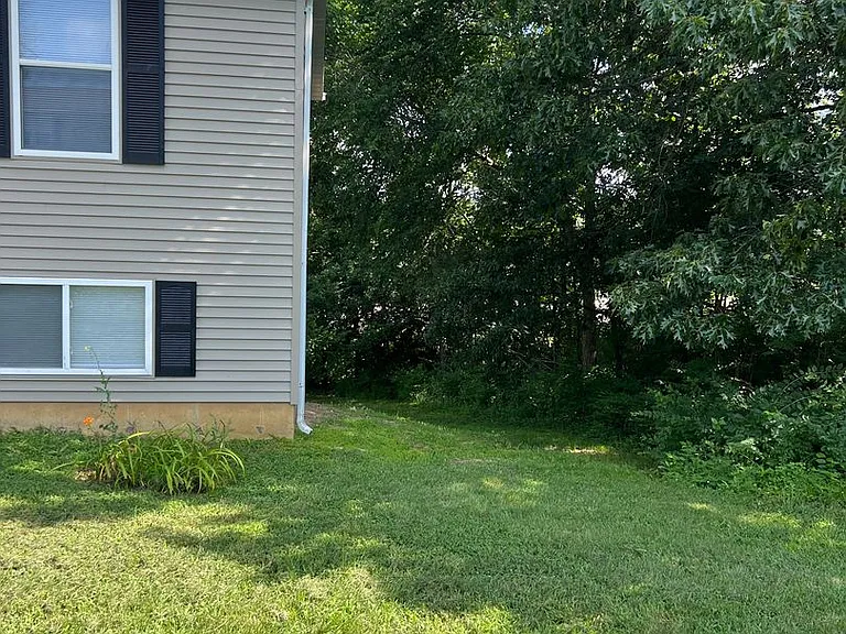 136 Baker St — Photo 3