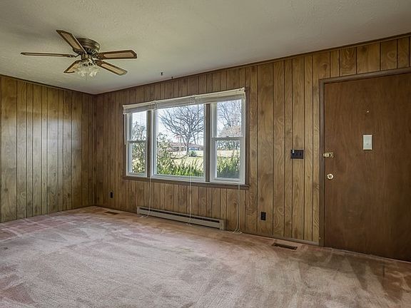 2nd image of 574 Grandview Dr