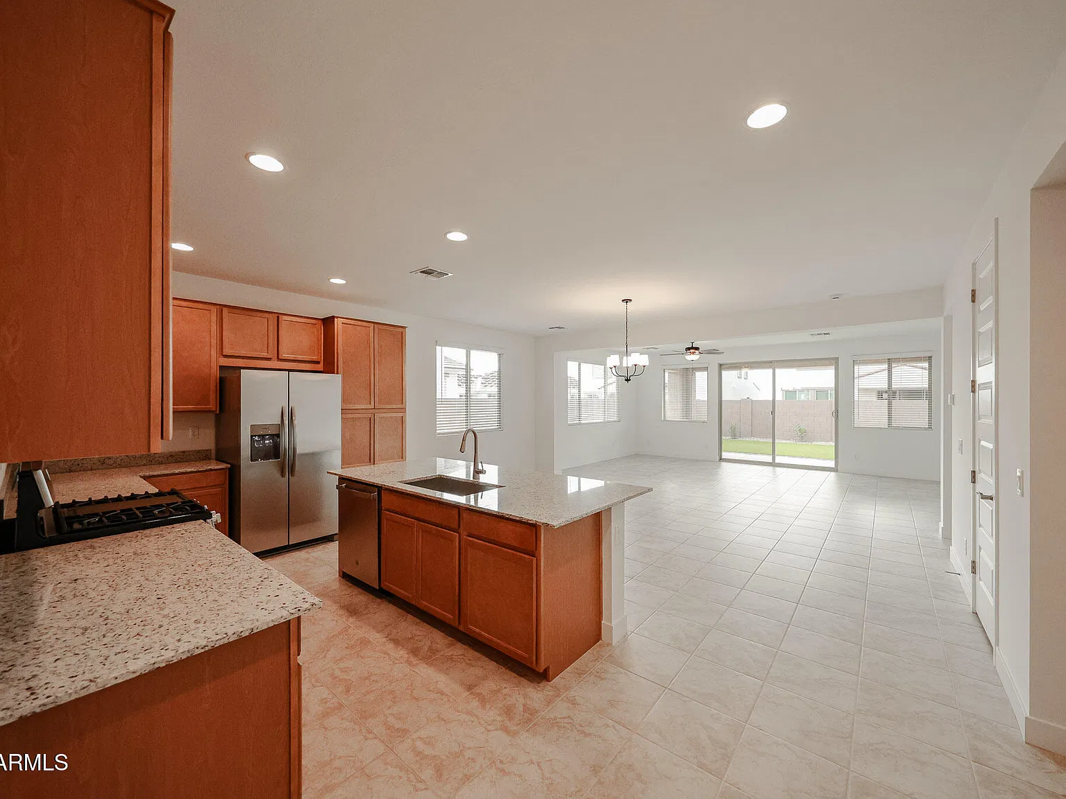4 bed, 2.0 bath, 1949 sqft, $2,400 — Photo 4
