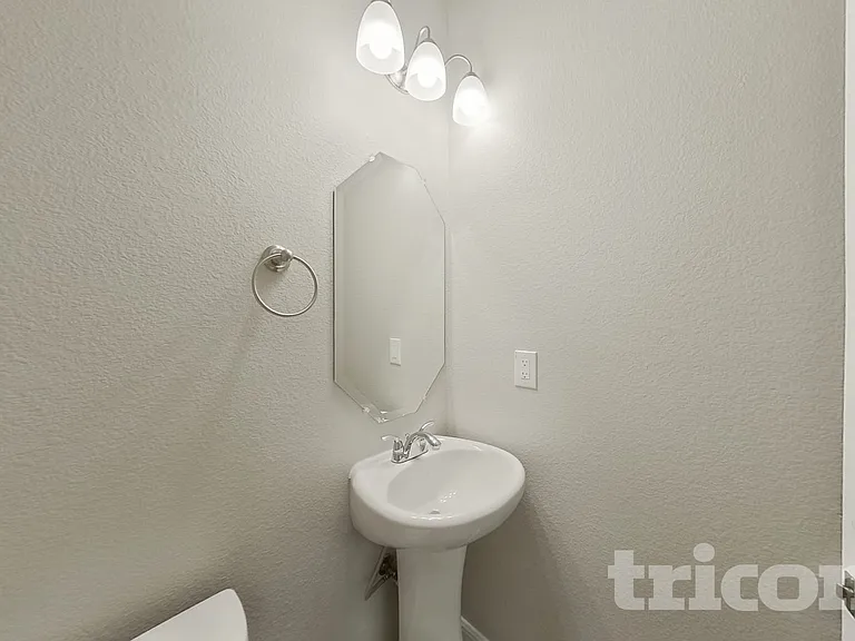 612 Golden Bell Dr — Photo 8