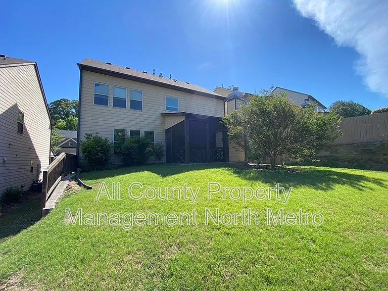 5060 Glencliff Dr — Photo 10