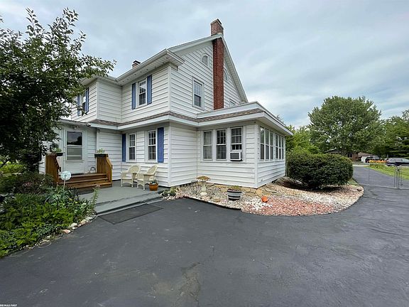 3rd image of 26689 Elm St