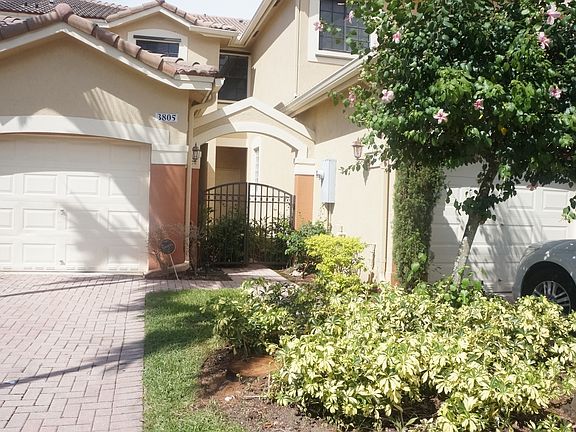 2nd image of 3803 Pond Apple Dr