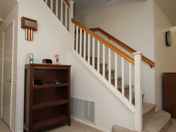 5th image of 36601 Pine Valley Ct