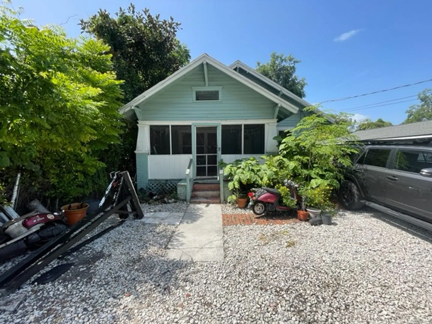 Spacious 2-bedroom, 2-bathroom House with a Study! — Photo 3