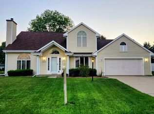 1021 Burnwyck Dr, Janesville, WI 53546