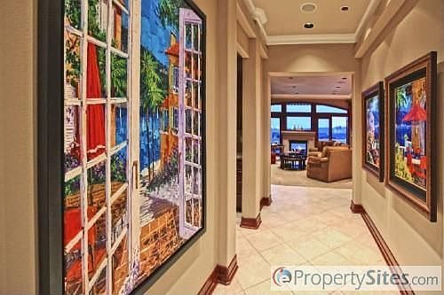 2nd image of 6714 N Parkview Ln