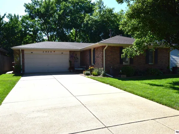 2909 S 52nd St, Lincoln, NE 68506