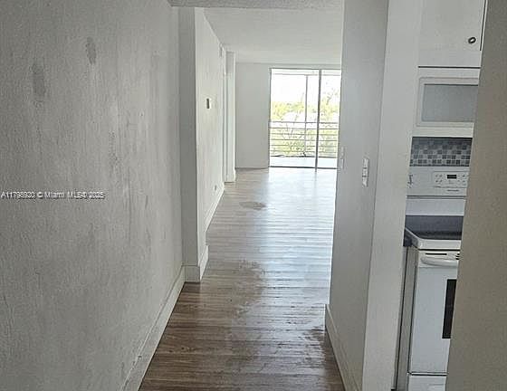 3rd image of 3660 NE 166th St APT 503