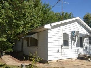 2124 Sink Hollow Rd, Dixon, IL 61021