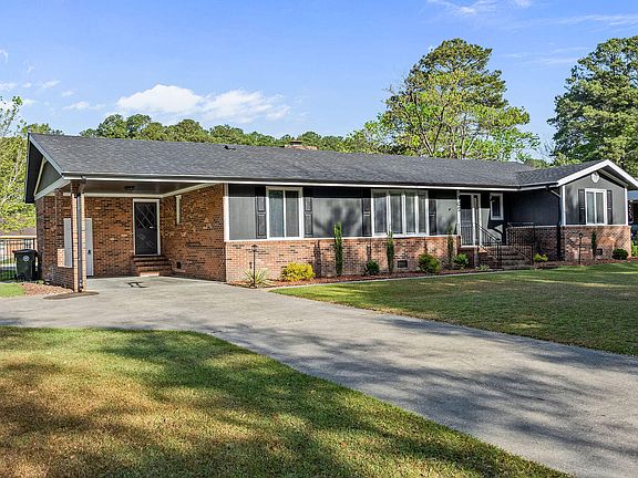 3rd image of 705 Clarence Court