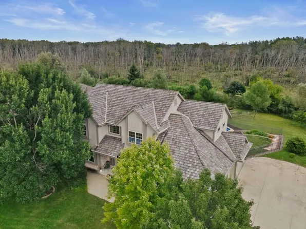 W172N7862 Shady LANE, Menomonee Falls, WI 53051