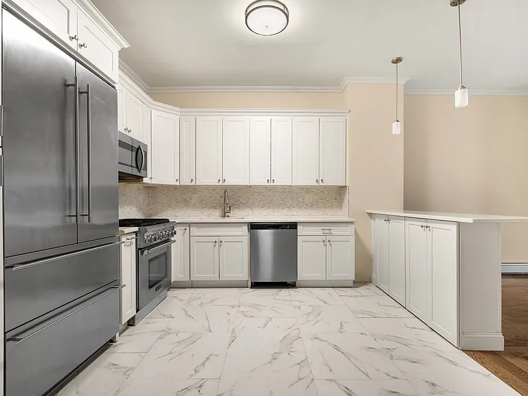 485 Bainbridge St #1 — Photo 5