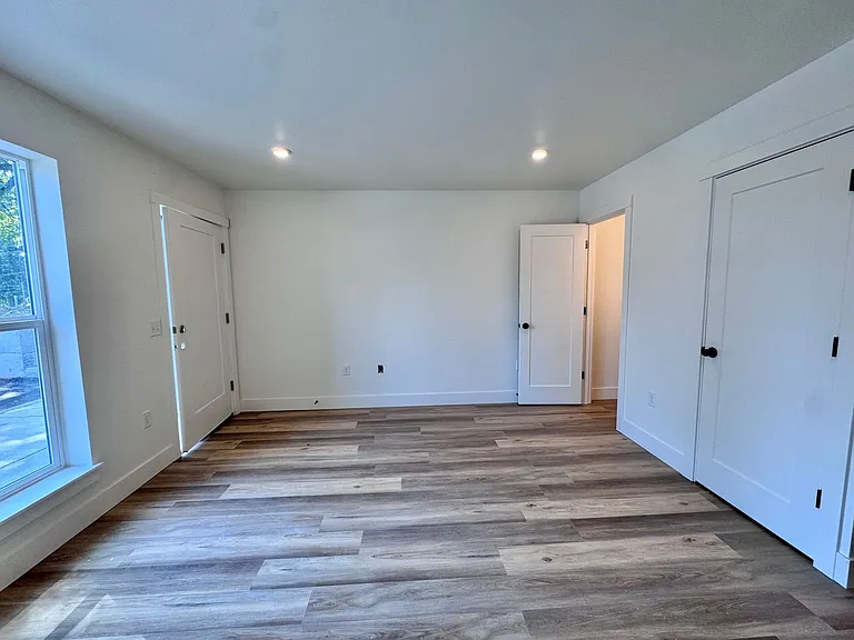 Brand New, Beautiful Townhomes! 2 & 3 Bedrm Units Available — Photo 3