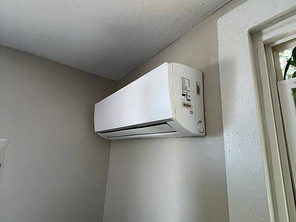 4th image of 142 Ross St