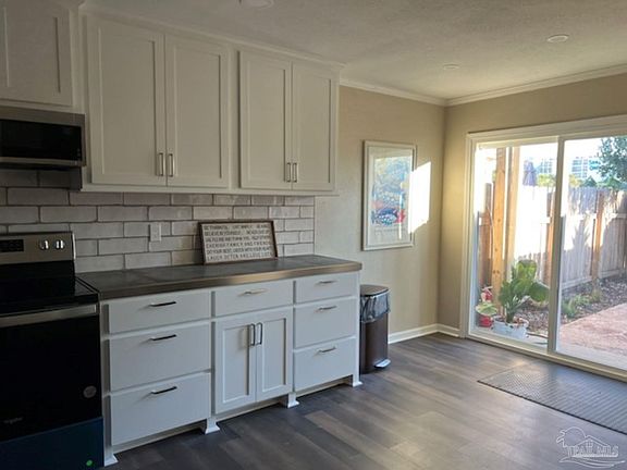 5th image of 216 Angler Ave Unit 7