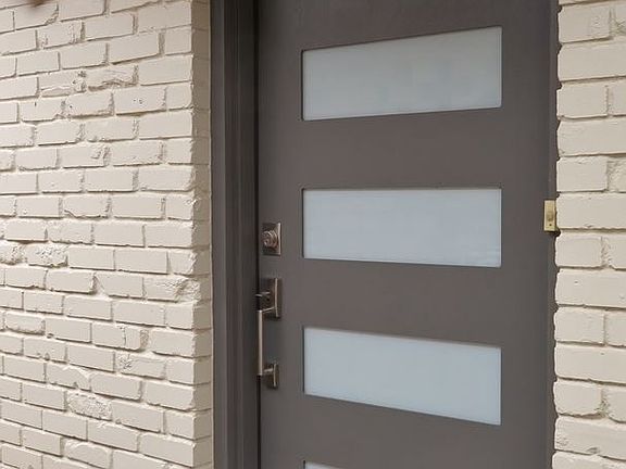 3rd image of 2726 McCart Ave